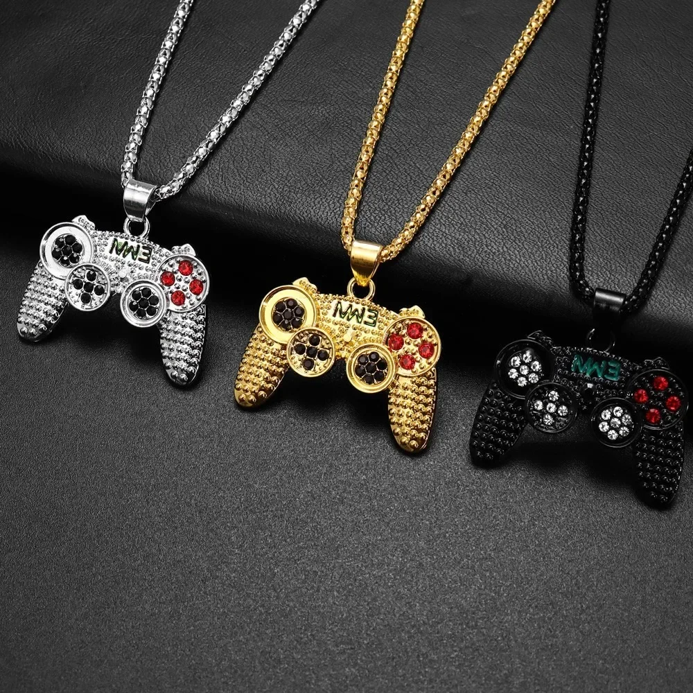 Gaming Accessories Ideas - Collar con colgante de controlador de